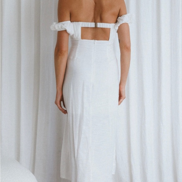 Selfie Leslie Nico Off the Shoulder MIDI Dress - Picture 2 of 7